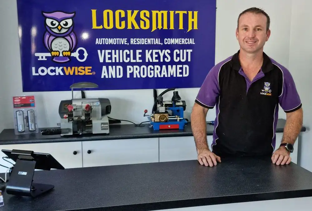 LOCKWISE-LOCKSMITHS-Shop-Photo-01-1000x675