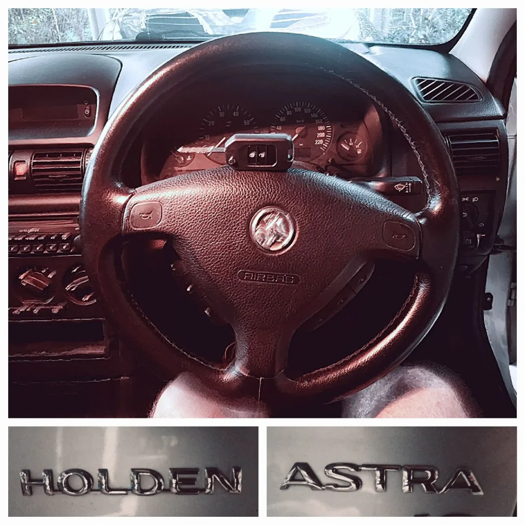 Automotive locksmith in Calamvale providing car key replacement and vehicle lockout services