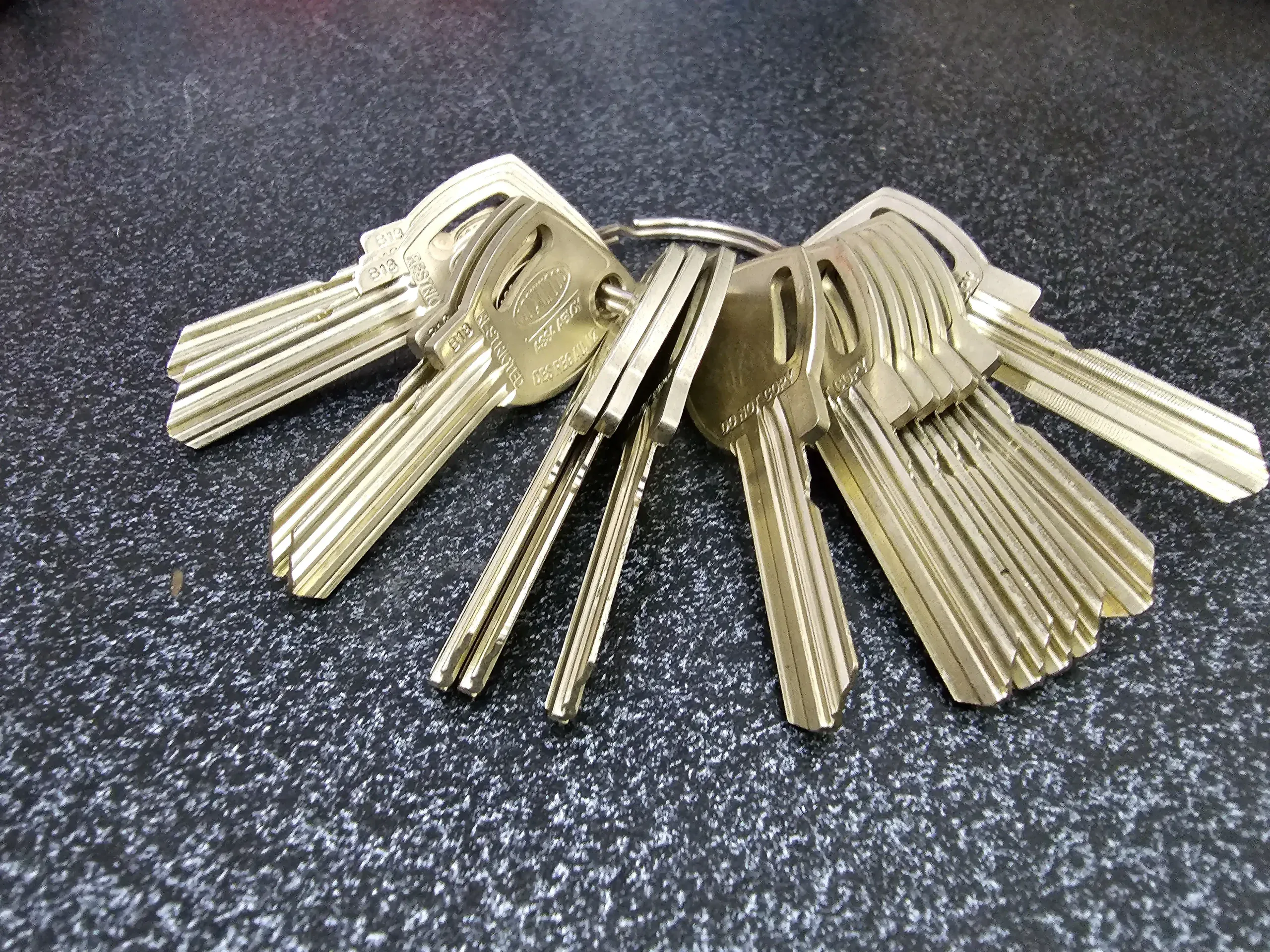 Restricted key system installation and commercial locksmith services in Crestmead